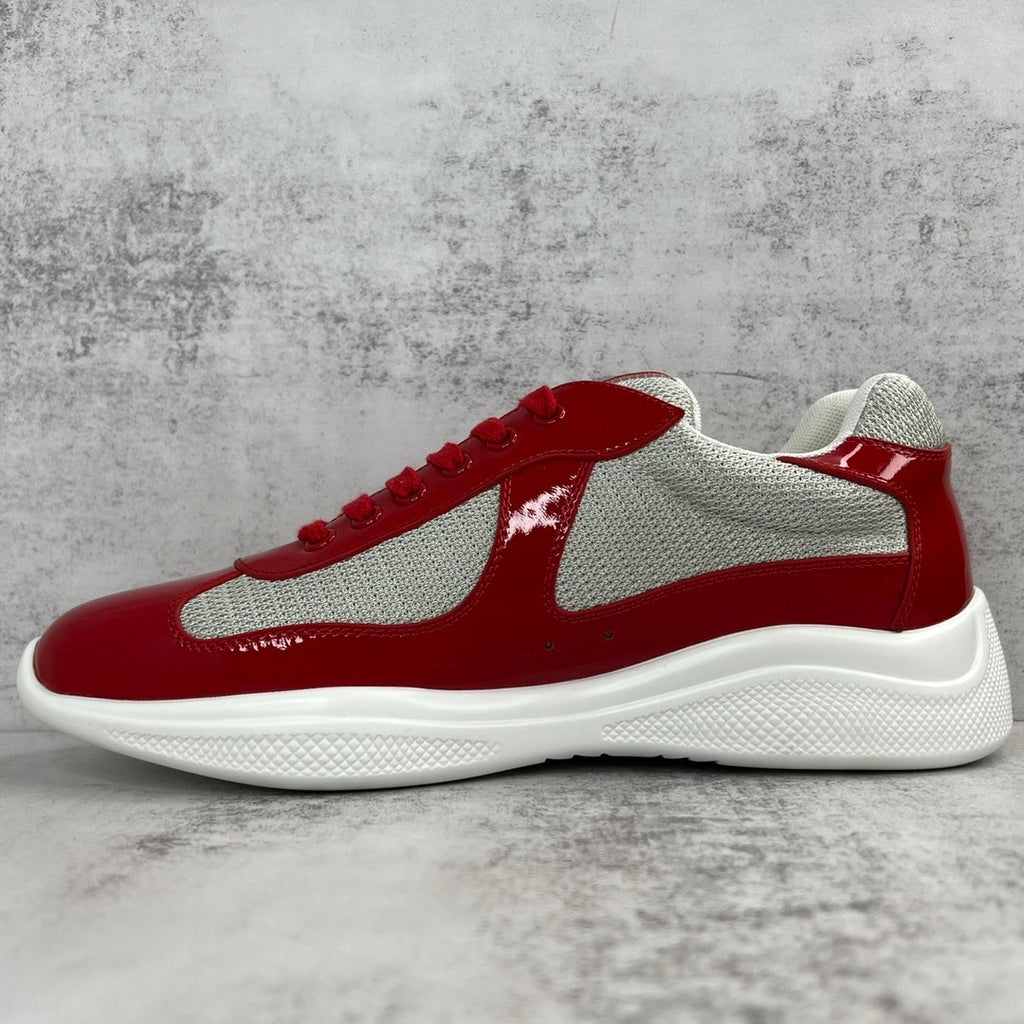 Hochleistungs-Turnschuhe in Rot