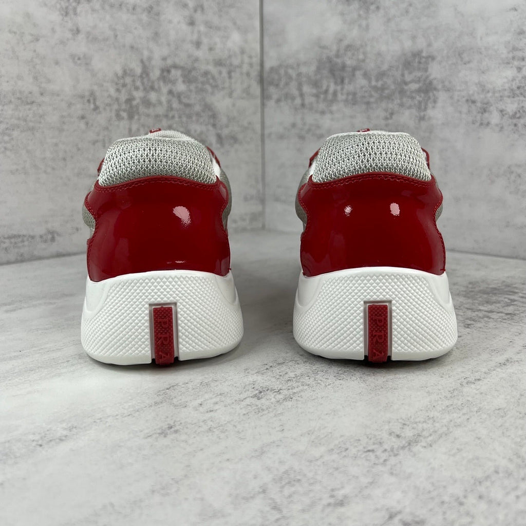 Hochleistungs-Turnschuhe in Rot
