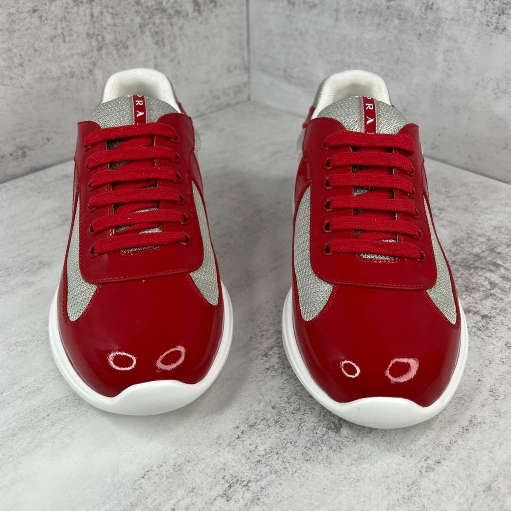 Hochleistungs-Turnschuhe in Rot