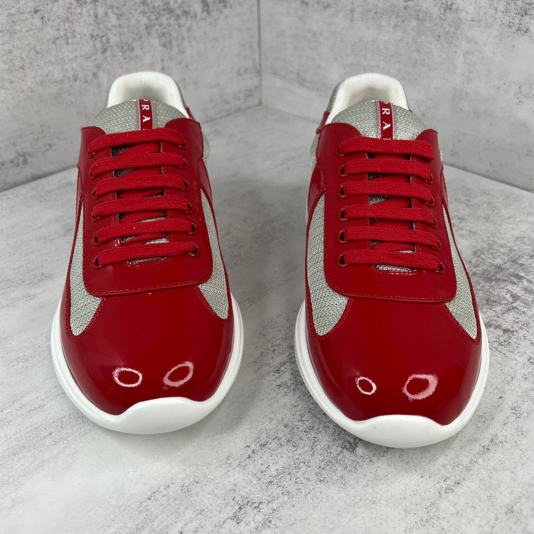 Hochleistungs-Turnschuhe in Rot