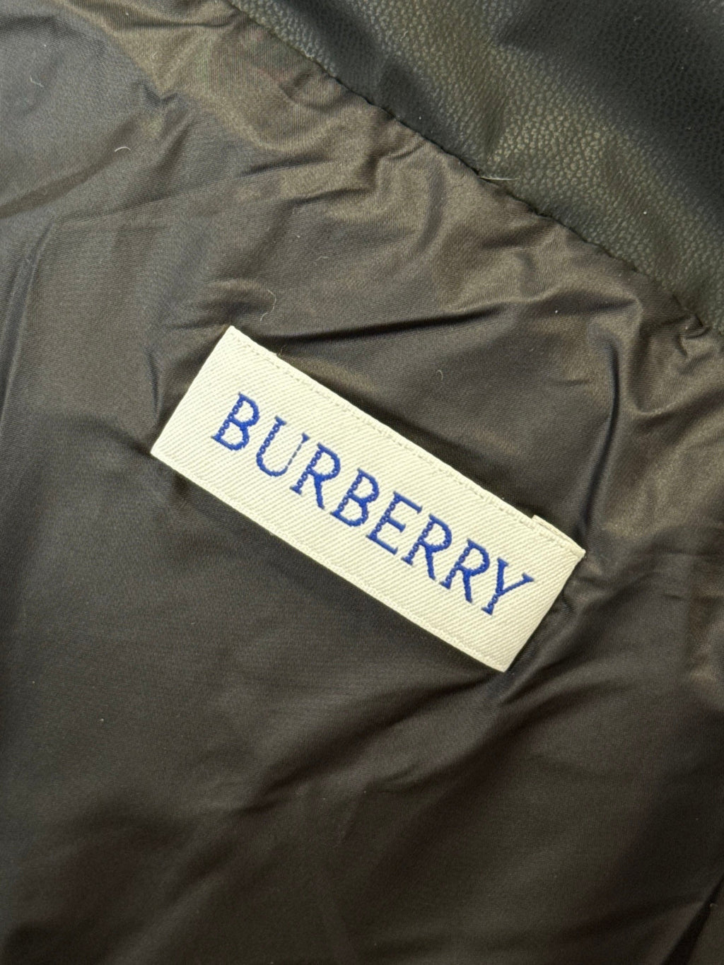 Chaqueta de invierno acolchada con capucha