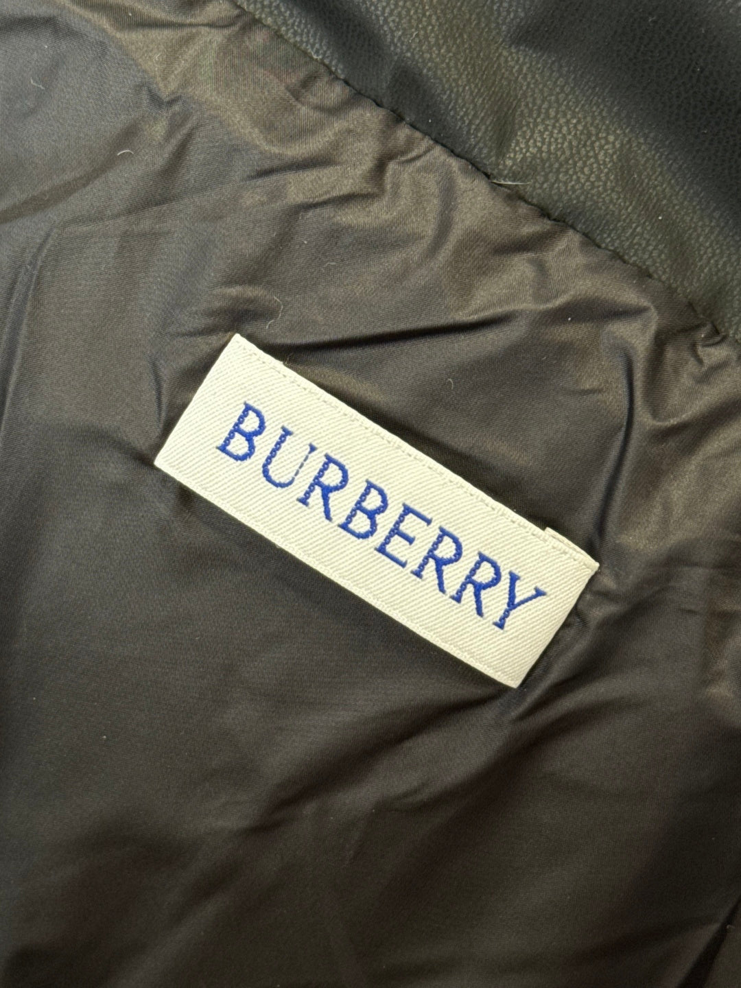 Chaqueta de invierno acolchada con capucha