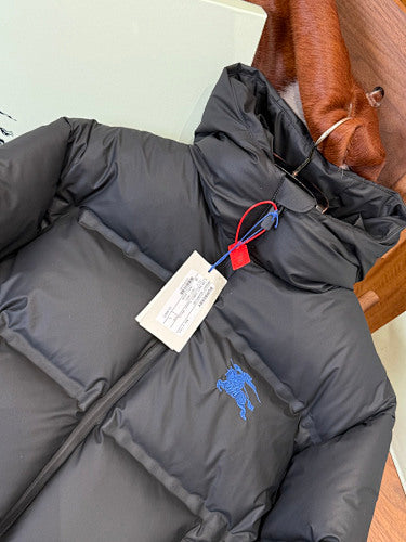 Chaqueta de invierno acolchada con capucha