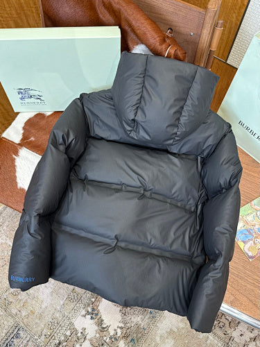 Chaqueta de invierno acolchada con capucha