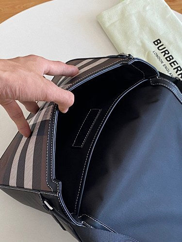 Bolso de hombro estructurado
