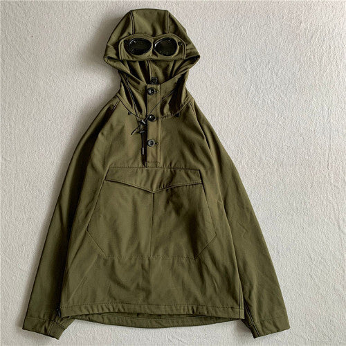 Chaqueta con capucha y gafas integradas