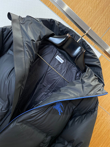 Chaqueta de invierno acolchada con capucha