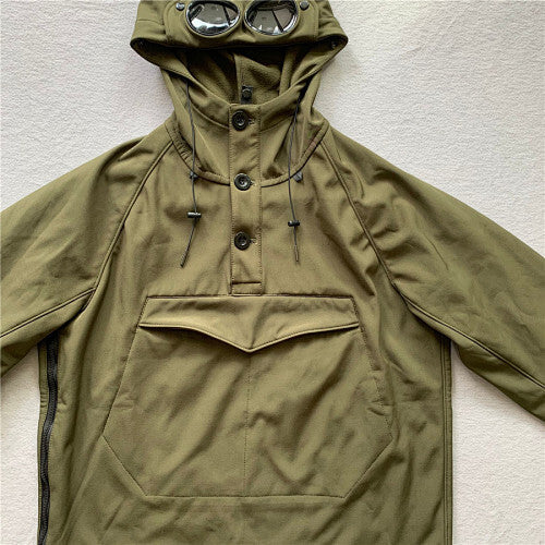 Chaqueta con capucha y gafas integradas