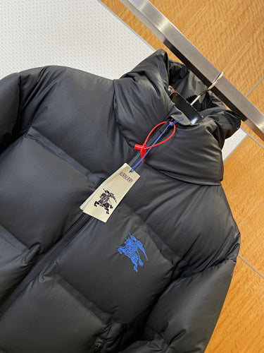 Chaqueta de invierno acolchada con capucha