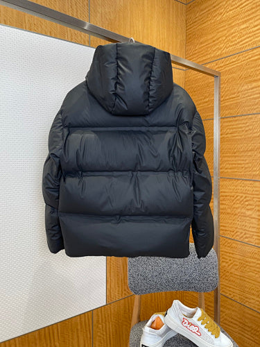 Chaqueta de invierno acolchada con capucha