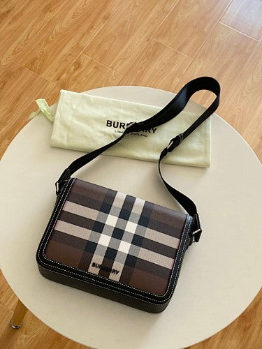 Bolso de hombro estructurado