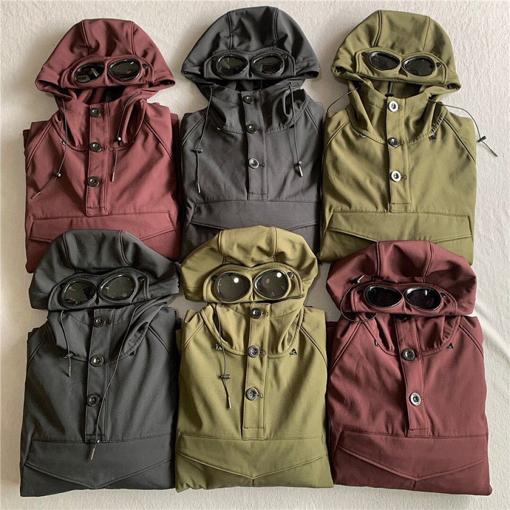 Chaqueta con capucha y gafas integradas