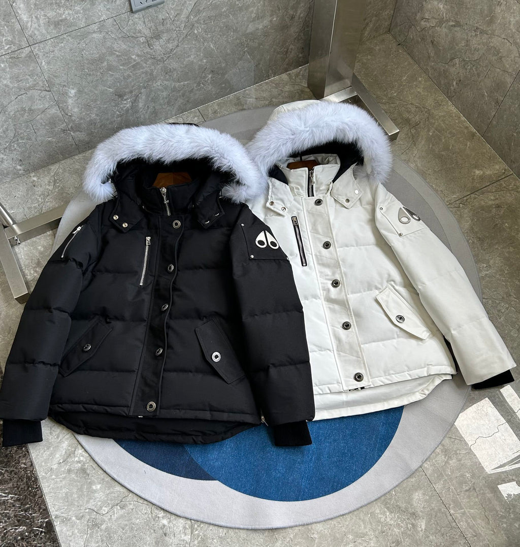 Gepolsterte Jacke mit Fellkapuze