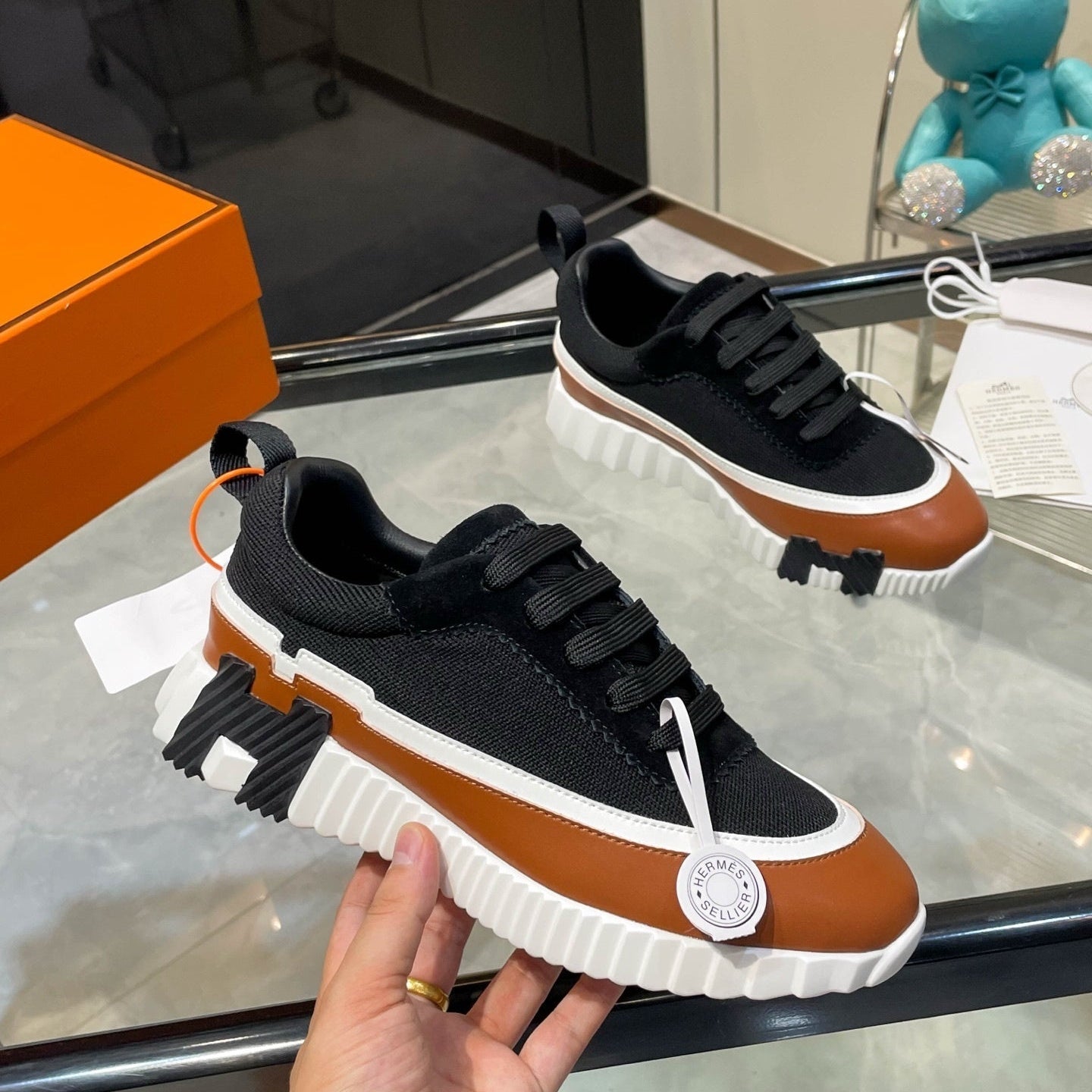 Zapatillas de cuero a rayas H