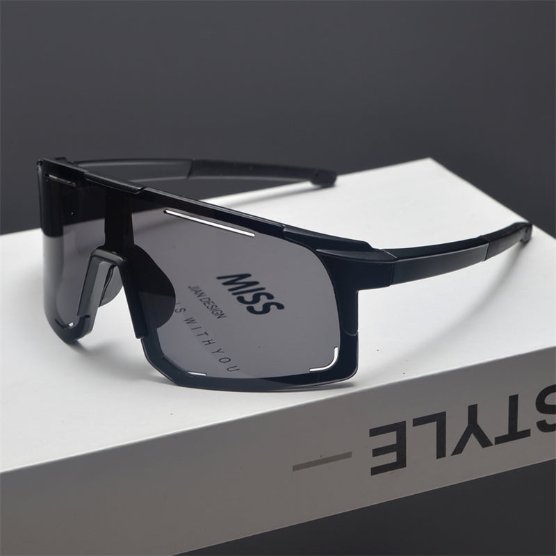 Gafas de sol deportivas con escudo de gran tamaño