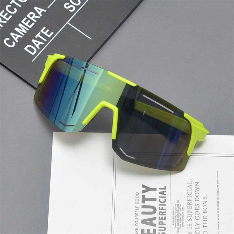 Gafas de sol deportivas con escudo de gran tamaño