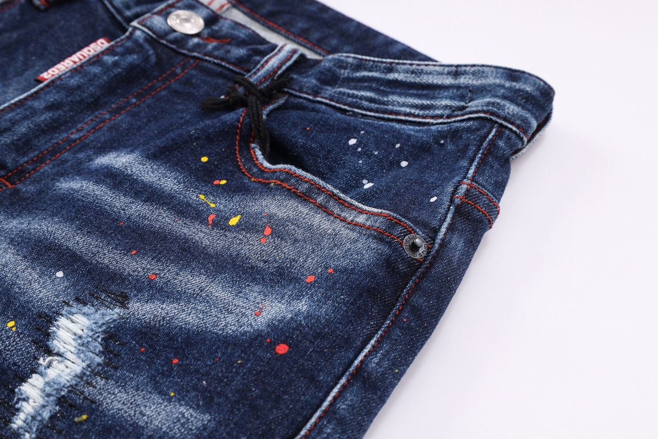 Schmal geschnittene Jeans im Used-Look