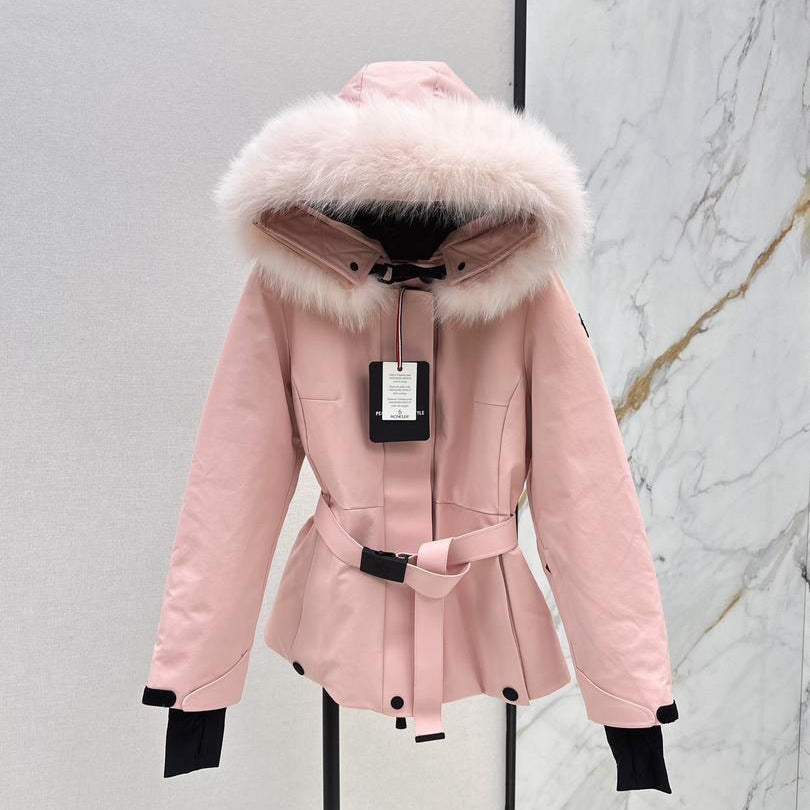Winter jacket with belt and fur trim