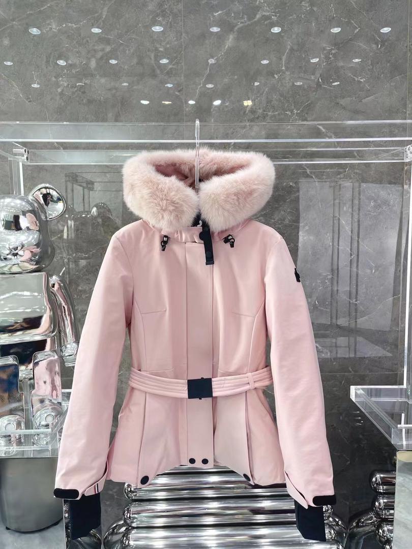 Winter jacket with belt and fur trim