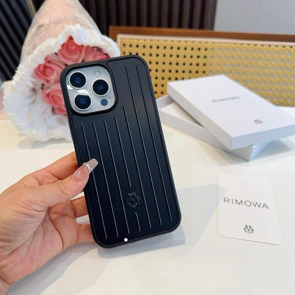 Funda de teléfono con ranuras de aluminio