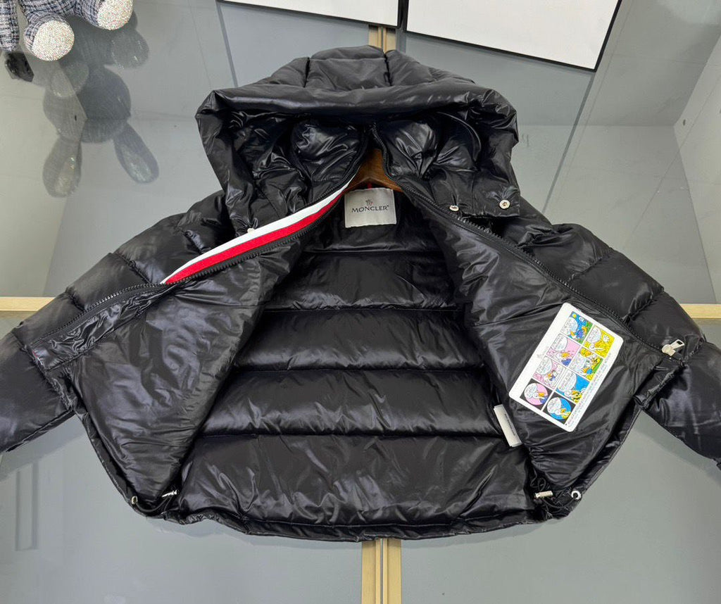 Maßgeschneiderte Gänsedaunenjacke