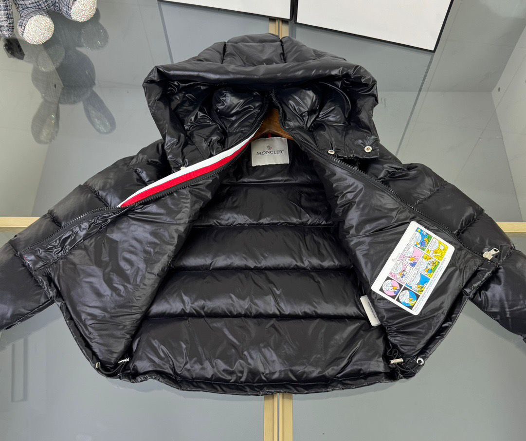 Maßgeschneiderte Gänsedaunenjacke