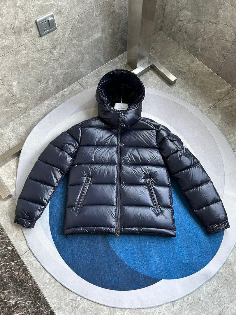 Glänzende Steppjacke