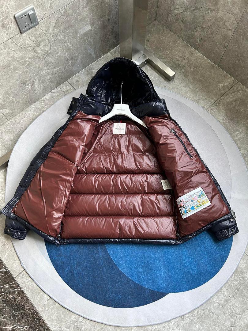 Glänzende Steppjacke