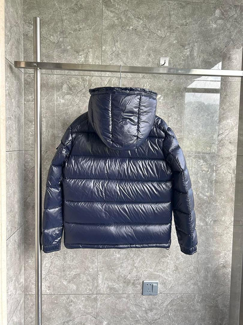 Glänzende Steppjacke