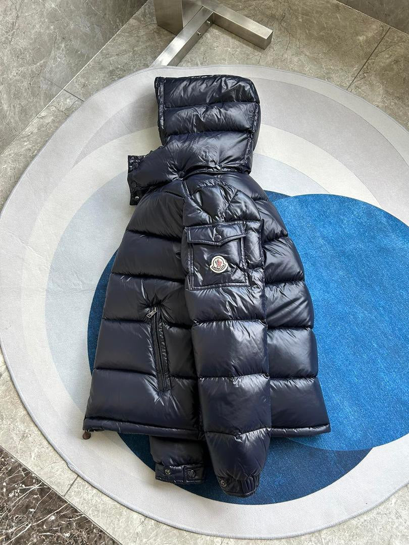 Glänzende Steppjacke