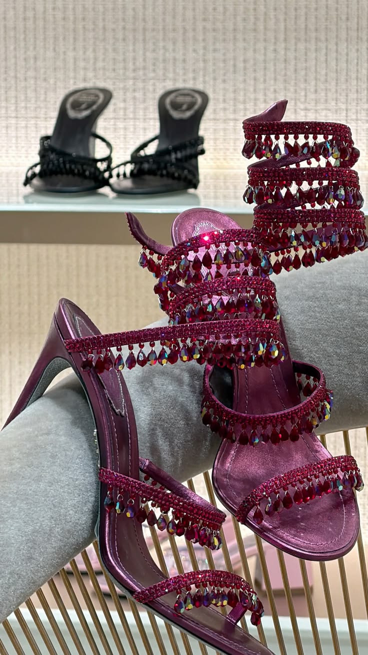 Cleo Sandalen mit Kristallriemen