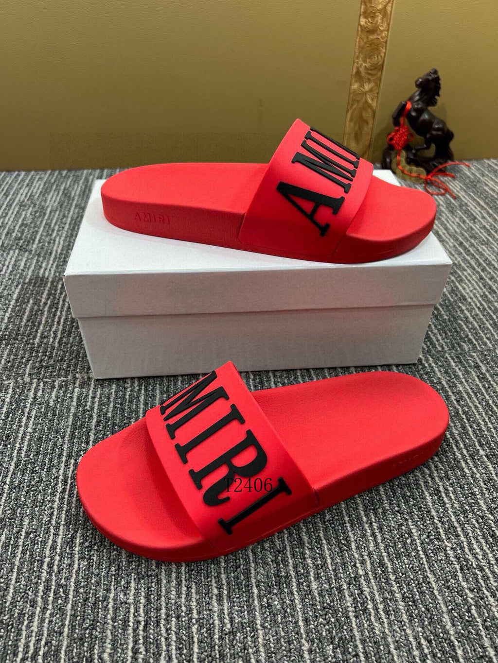 Amore Slides - Avenor