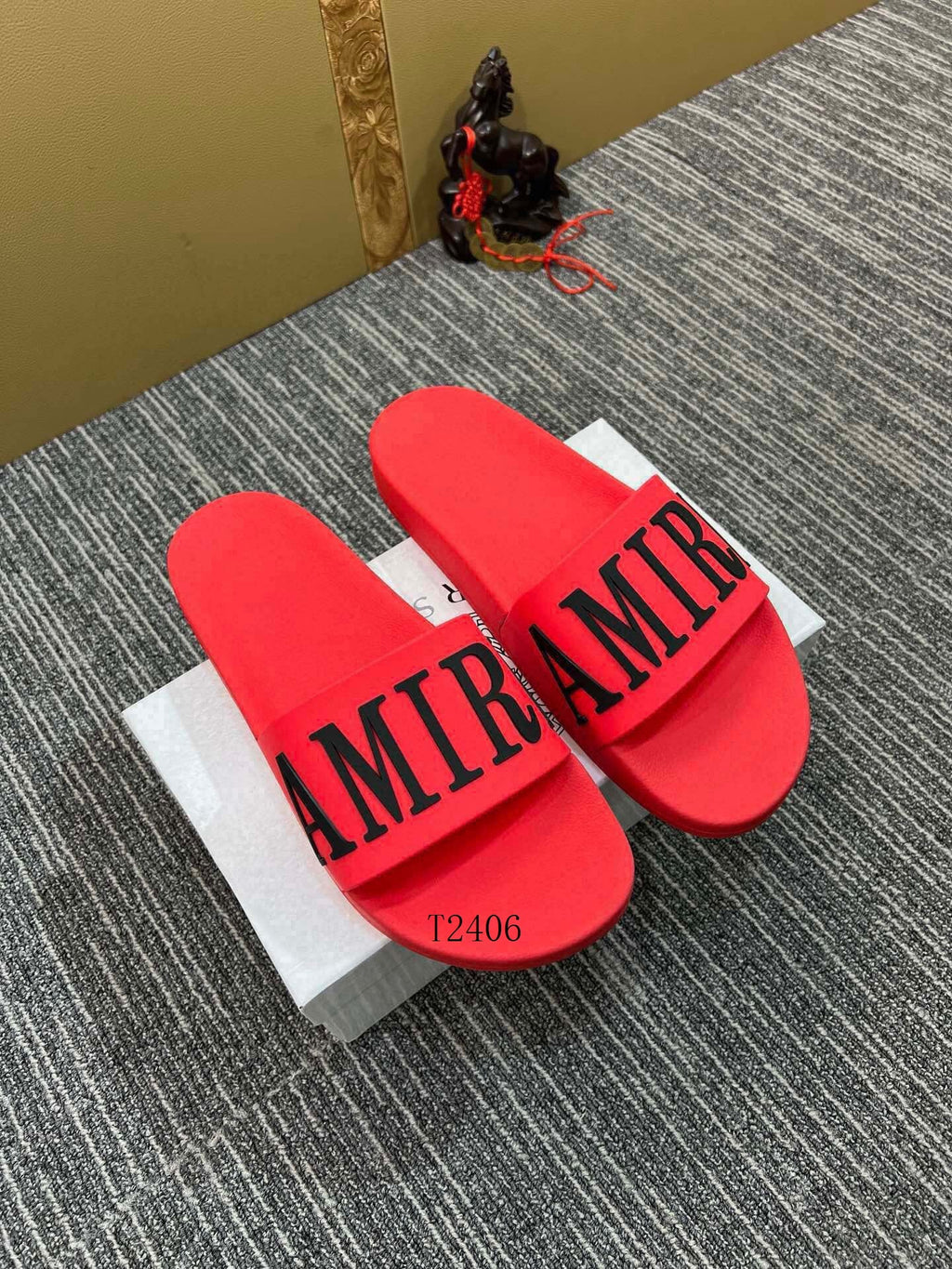 Amore Slides - Avenor
