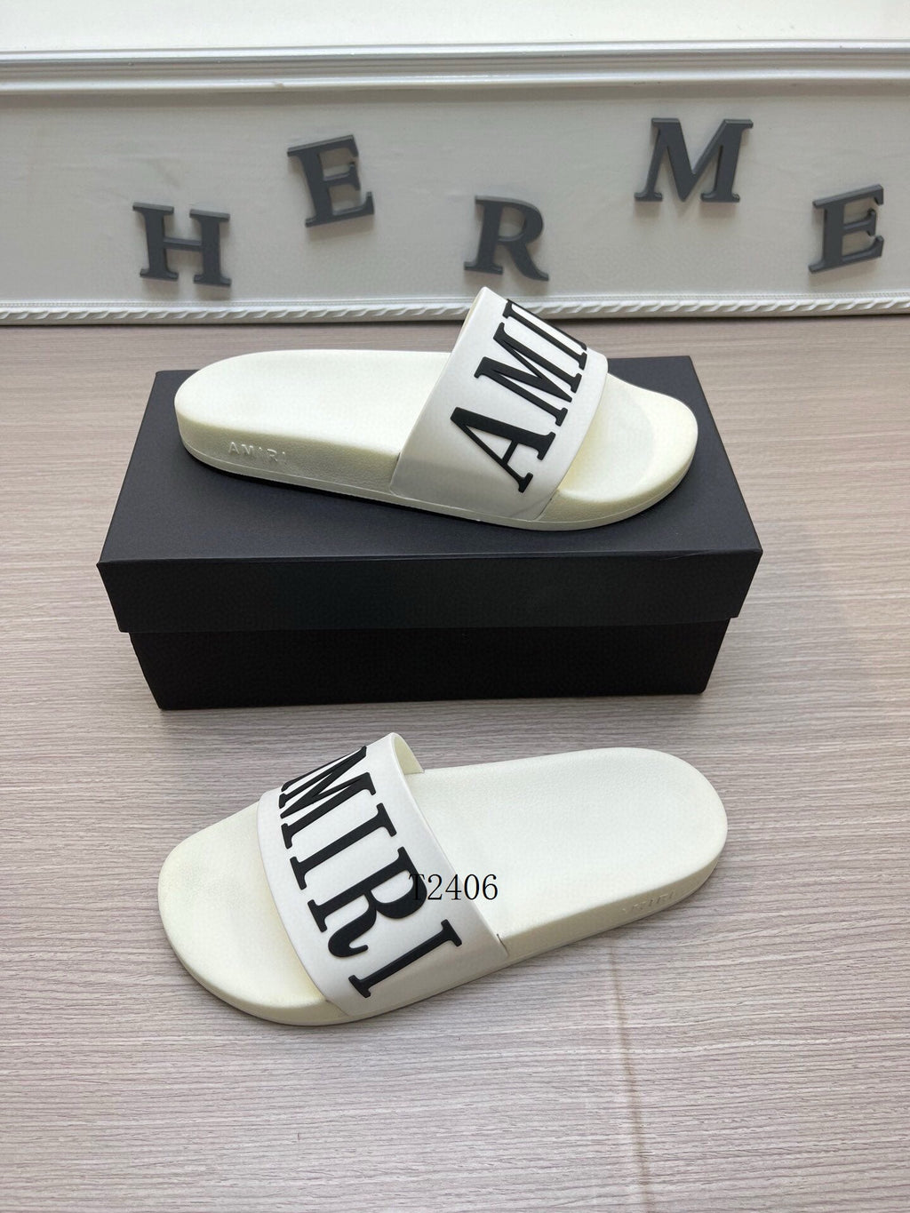 Amore Slides - Avenor