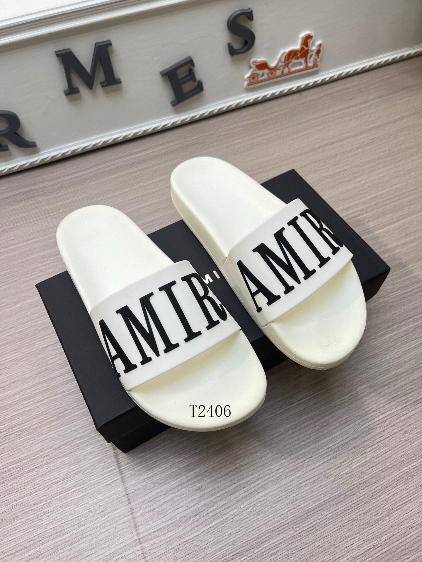 Amore Slides - Avenor