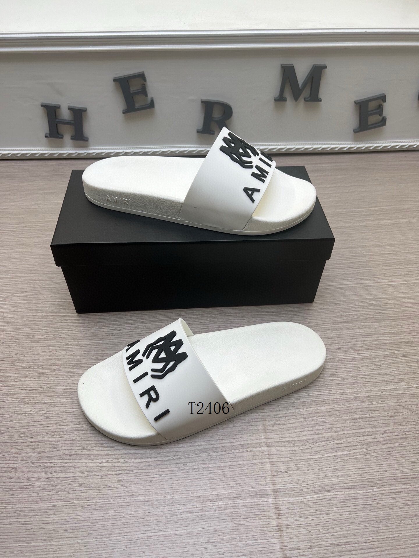 Amore Slides - Avenor
