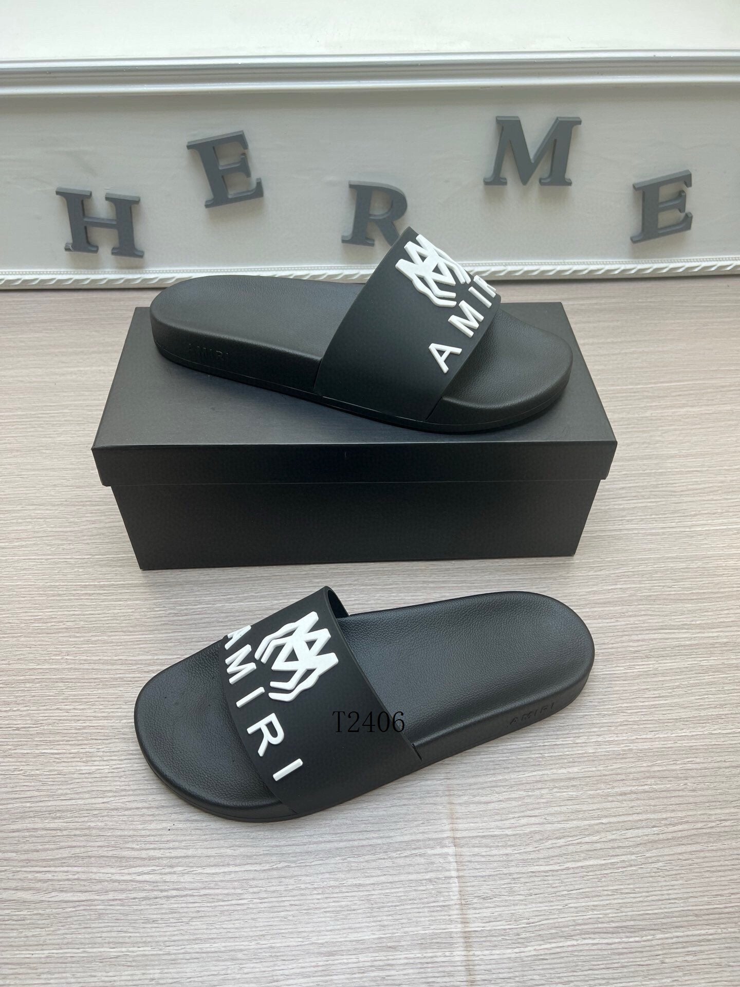 Amore Slides - Avenor