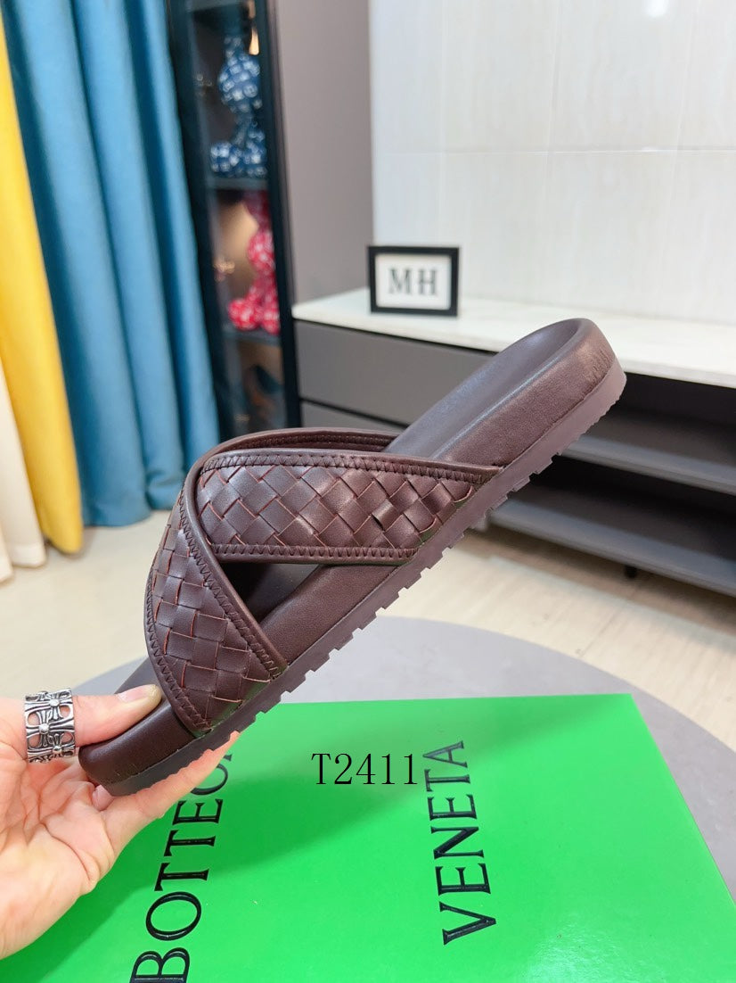 Bott Iconic Slides - Avenor