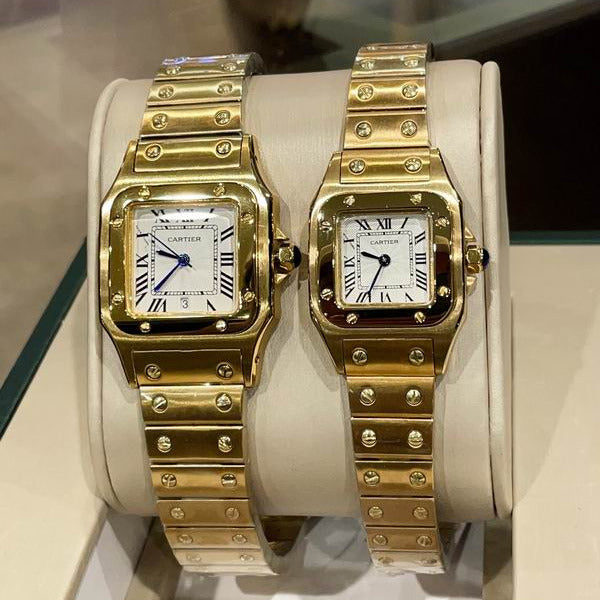 Reloj de acero con caja cuadrada