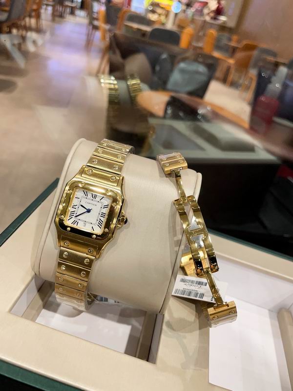 Reloj de acero con caja cuadrada
