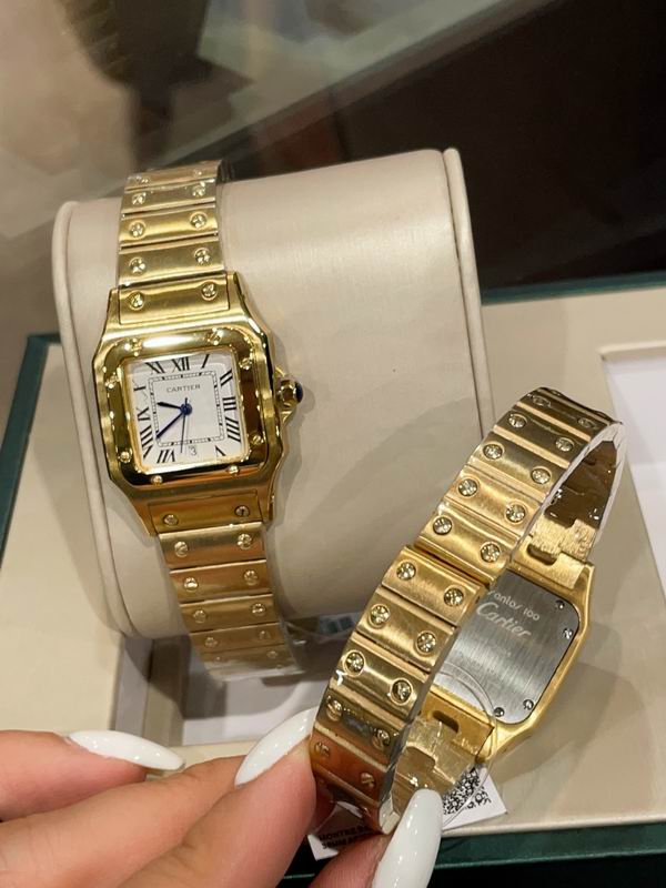 Reloj de acero con caja cuadrada