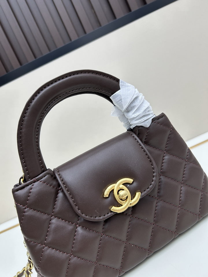 Schokoladenfarbene Mini-Ledertasche