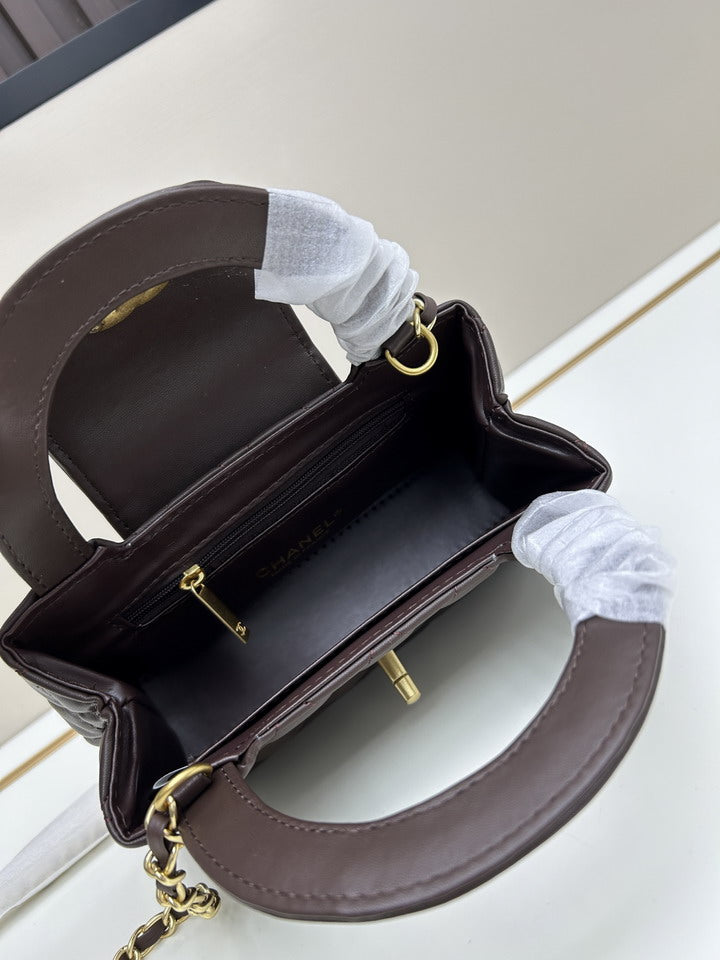 Schokoladenfarbene Mini-Ledertasche
