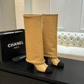Beigefarbene Stiefeletten