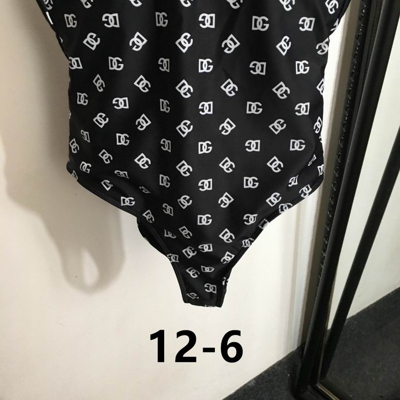 Monogramm-Badeanzug