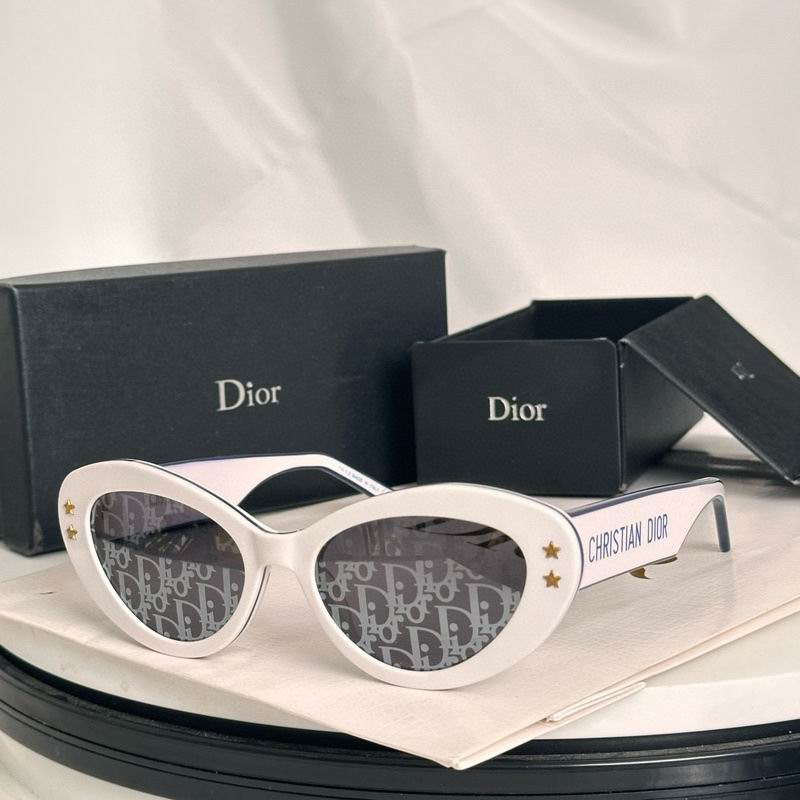 Gafas de sol ovaladas de acetato con monograma