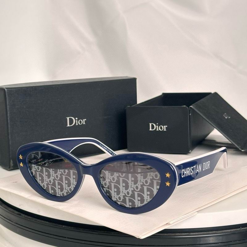 Gafas de sol ovaladas de acetato con monograma