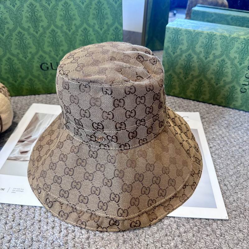Sombrero de pescador con monograma