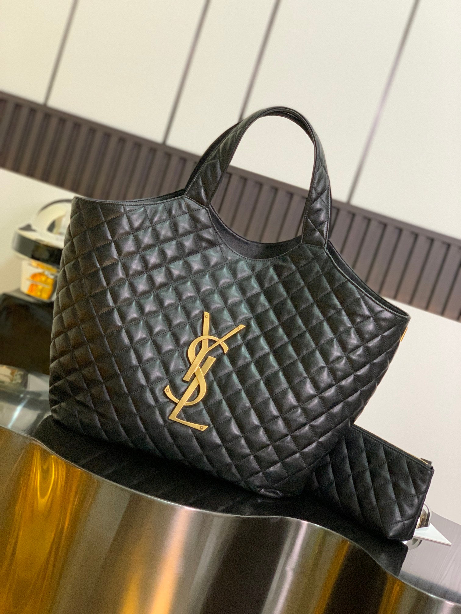 Bolso tote de piel negra
