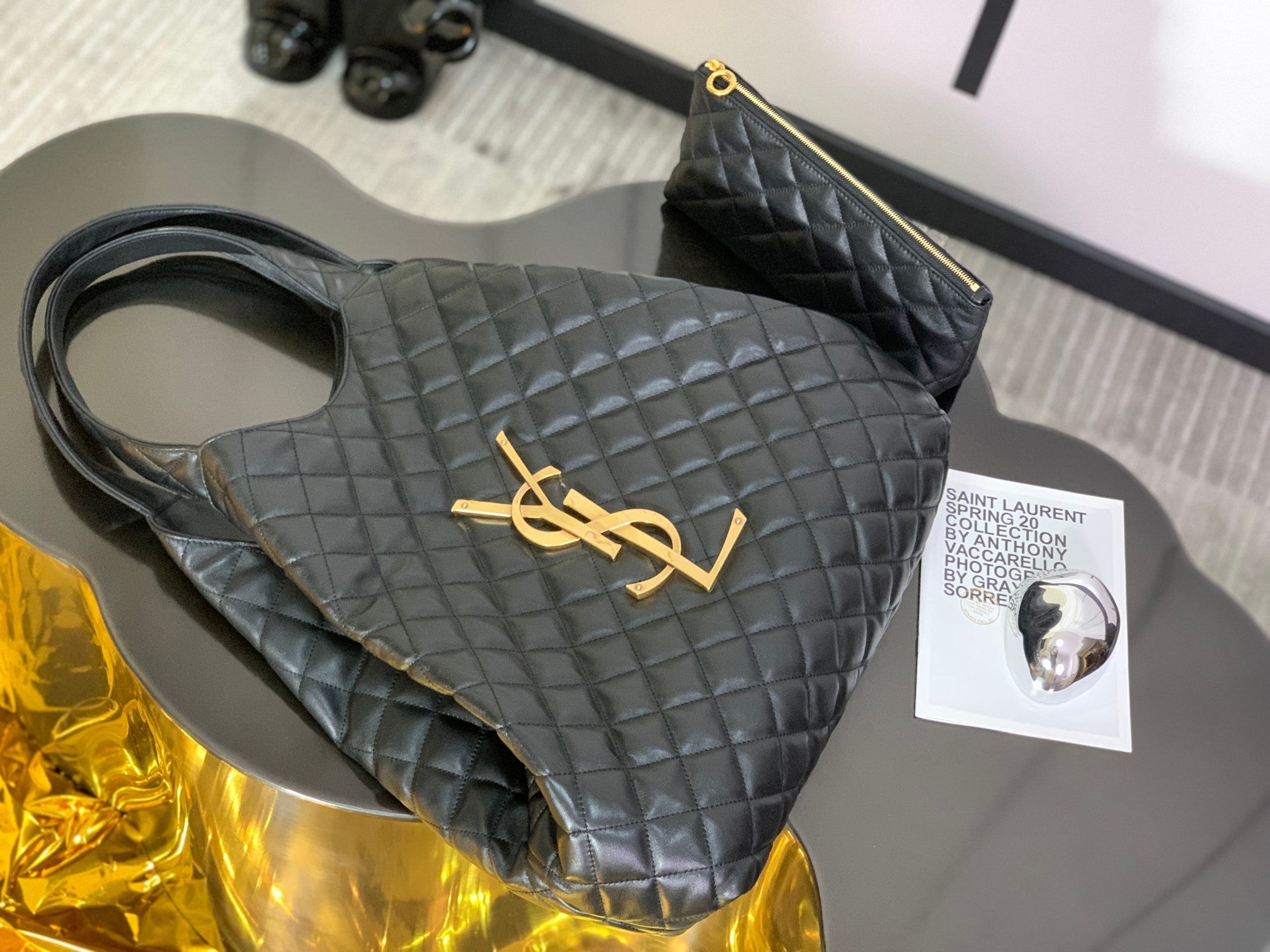 Bolso tote de piel negra